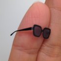 1:12 Dollhouse Miniature Sunglasses - Female - Jackie O IBM MIS0037