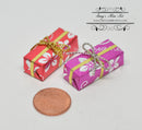 1:12 Dollhouse Miniature Oblong Wrapped Gifts Christmas AZ B0145