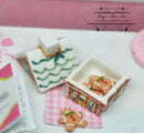 1:12 Dollhouse Miniature Gingerbread Cookies and Ceramic House BD K2739