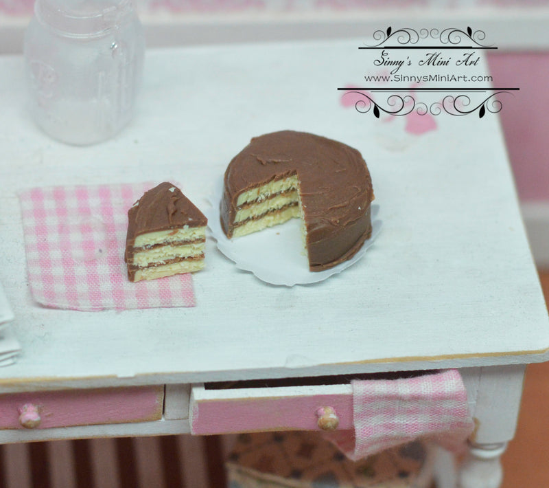 1:12 Dollhouse Miniature 3-Layer Chocolate Cake, Cut BD K2228