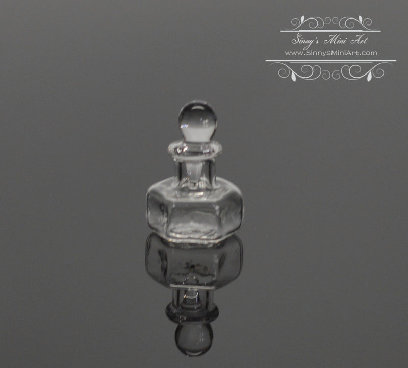 1:12 Miniature Perfume Bottle with Lid D53