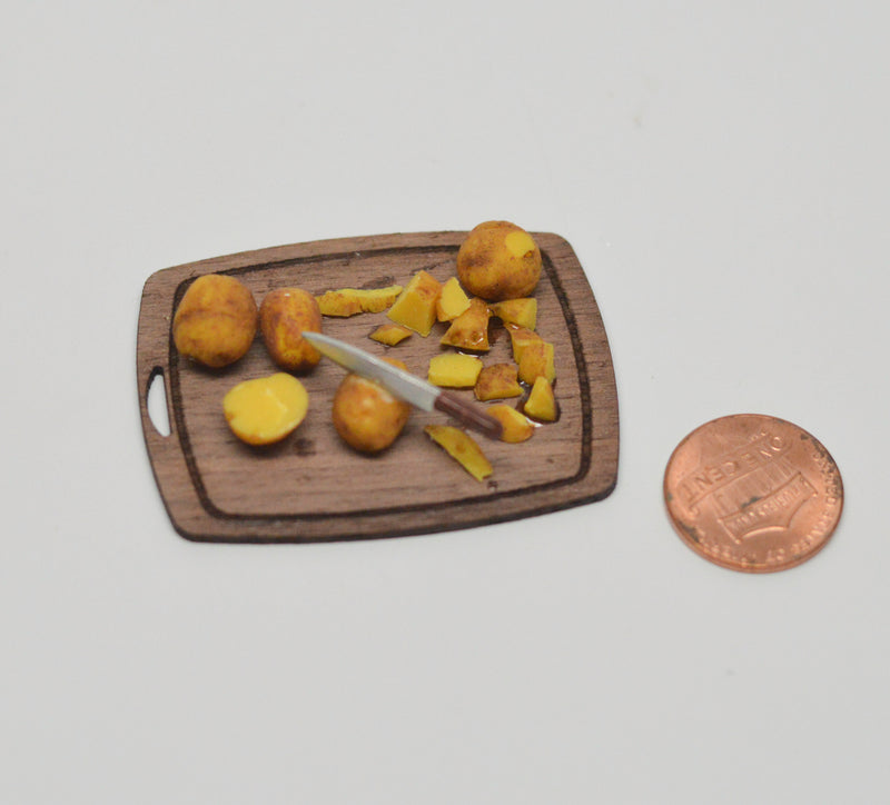 1:12 Dollhouse Miniature Potatoes/ Miniature Vegetables SMA 15990