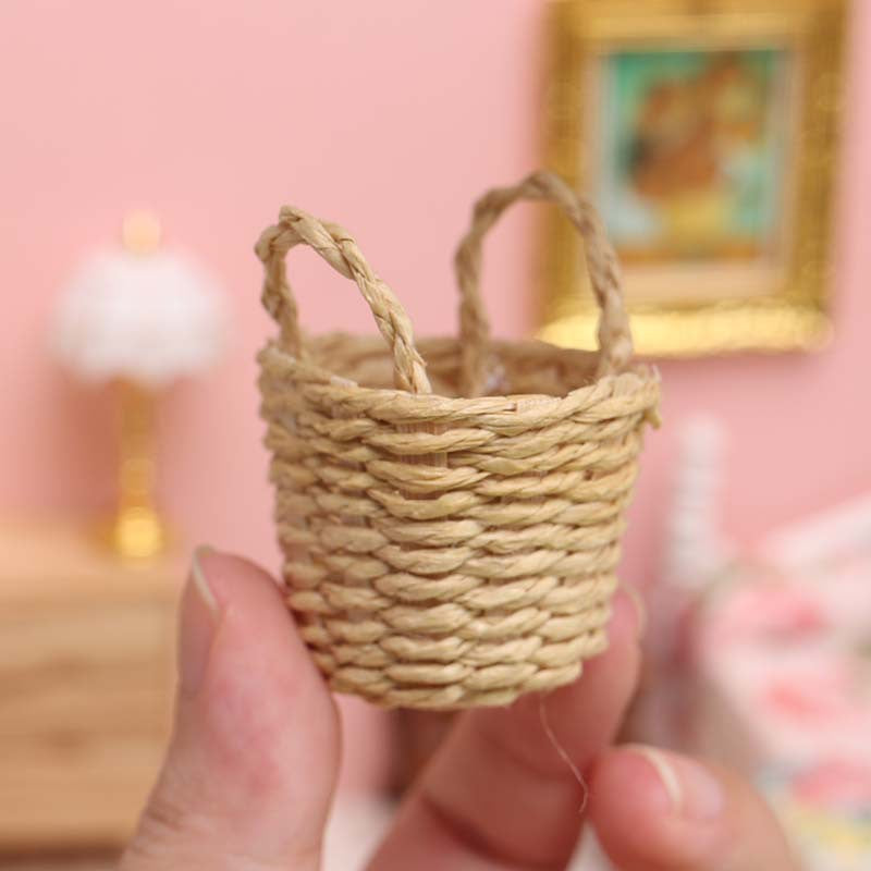 1:12 Dollhouse Miniature Basket D42