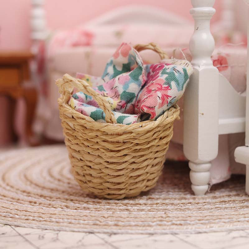 1:12 Dollhouse Miniature Basket D42