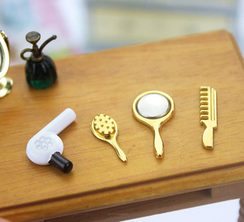 1:12 Dollhouse Miniature Bathroom Comb Set C107
