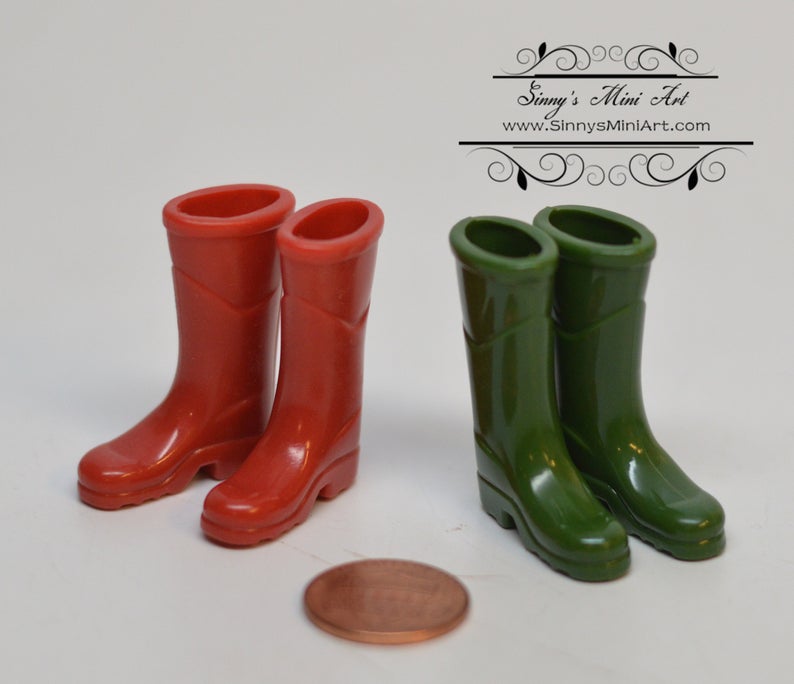 1:12 Dollhouse Miniature Rubber Boots C53