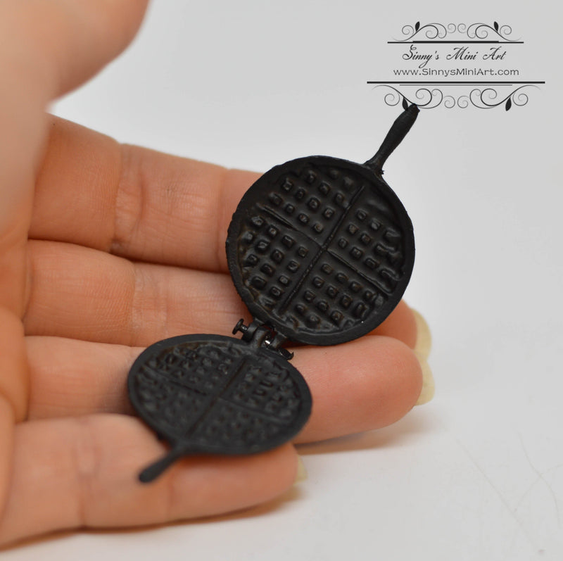 1:12 Dollhouse Miniature Waffle Iron/Mini Waffle Cooker AZ B1557