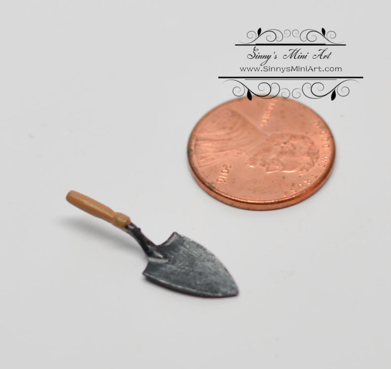 1:12 Dollhouse Miniature Trowel/Miniature Tool IM 0140
