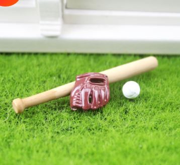 1:12 Miniature Baseball Set B160