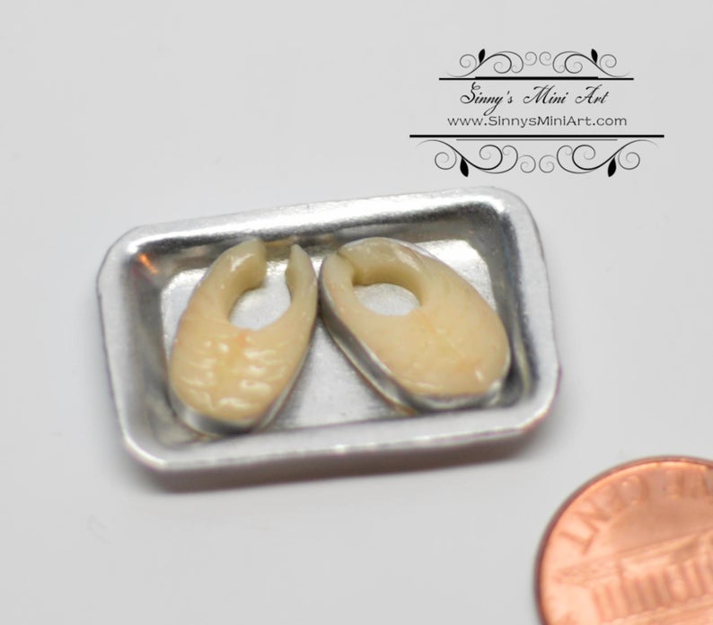 1:12 Dollhouse Miniature Halibut Steak in a Tray/ Miniature Fish AZ A2855