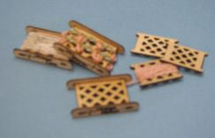 1:12 Dollhouse Miniature Lattice Bobbins and Reel Kit DI FS503