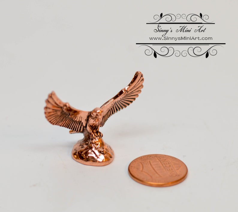 1:12 Dollhouse Miniature Gold / Bronze Eagle Statue BD H073