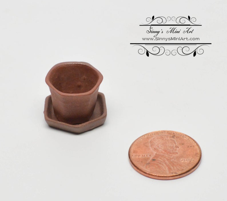 1:12 Dollhouse Miniature Small 6-Sides Dark Clay Pot with Sauce BD B462