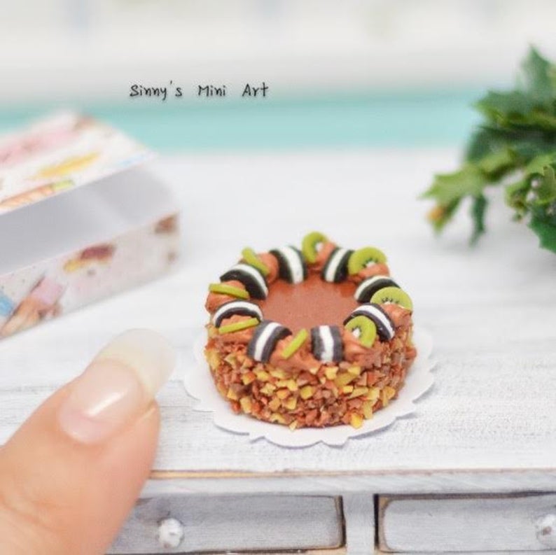 1:12 Dollhouse Miniature Cookie Kiwi Cake BD K2074