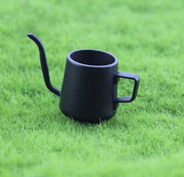 1:12 Dollhouse Miniature Watering Can A115