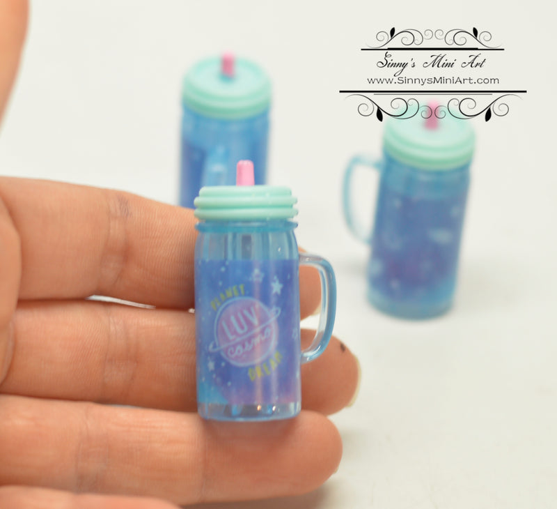 1:6 Dollhouse Miniature Water Bottle H32-D