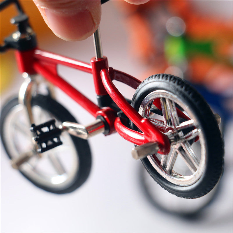 1:12 Dollhouse Miniature Bicycle Bike / Miniature Toy B58