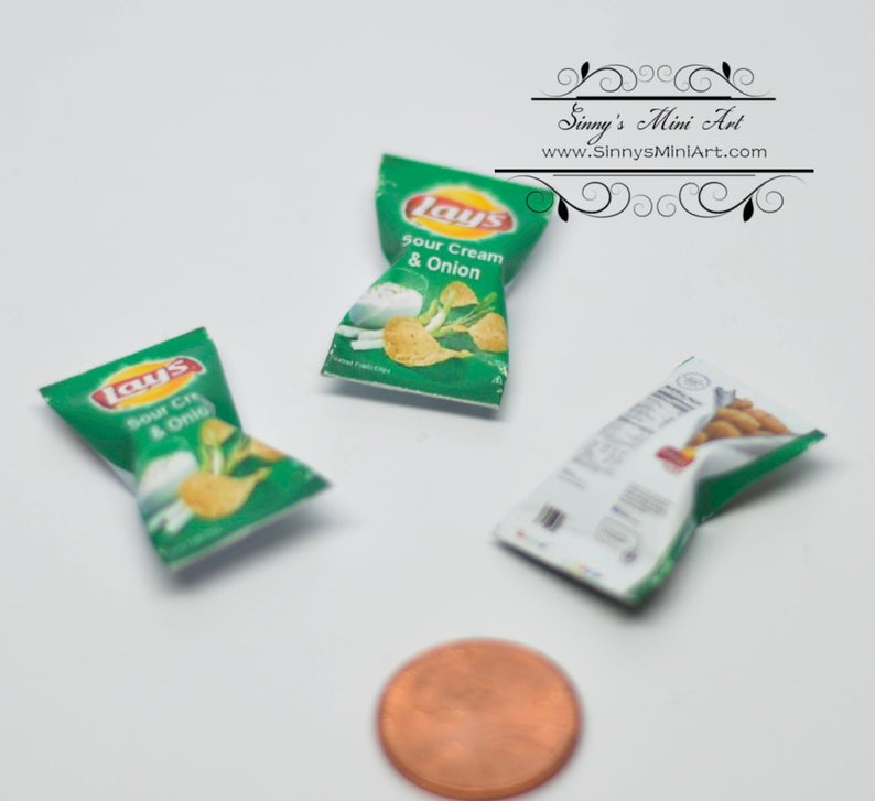 1:12 Dollhouse Miniature Lay's Sour Cream Onion Chips/Sour Cream and Onion 54096