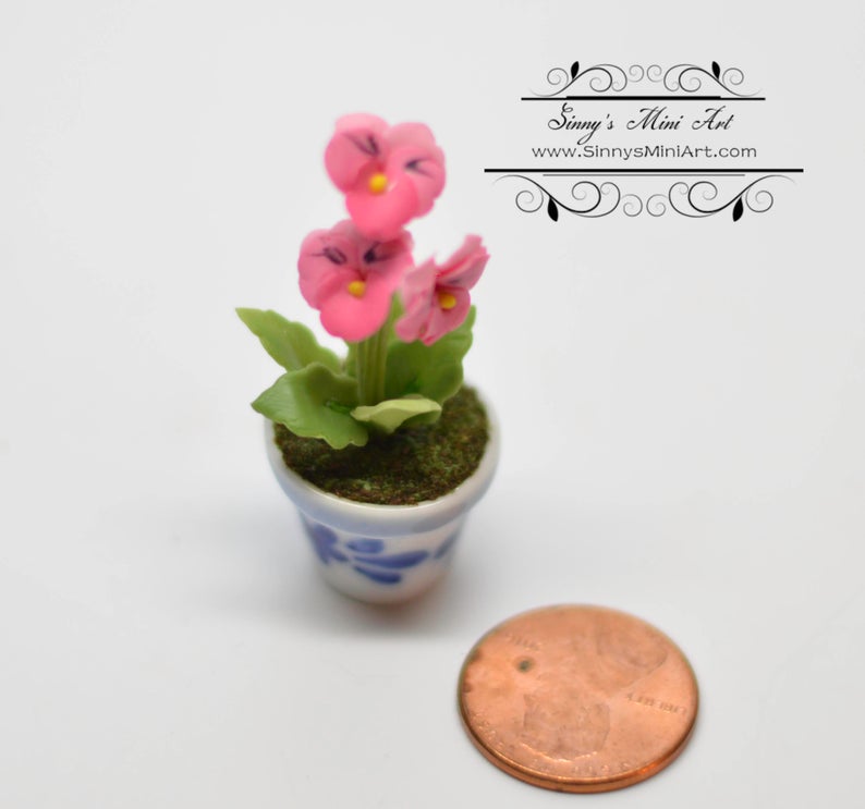 BO 1:12 Dollhouse Miniature Pink Pansies in Blue Design Pot BD A025