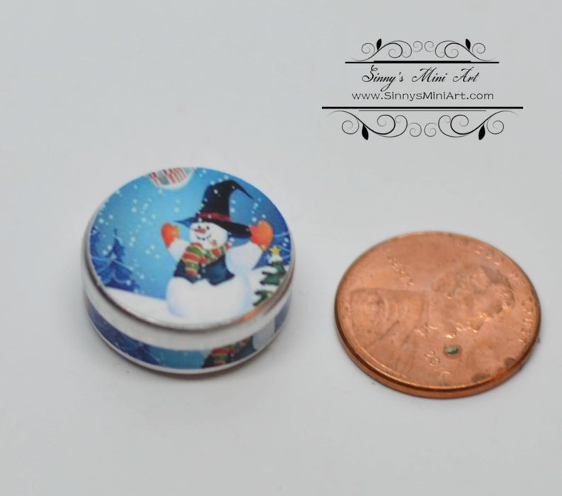 DIS: BS 1:12 Dollhouse Miniature Around Snowman Tin BD B260