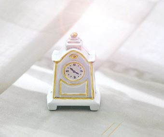 1:12 Dollhouse Miniature Table Clock/ Miniature Antique Clock C111