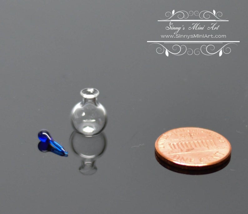 1:12 Dollhouse Miniature Round Glass Jar with Blue Stopper BD HB505