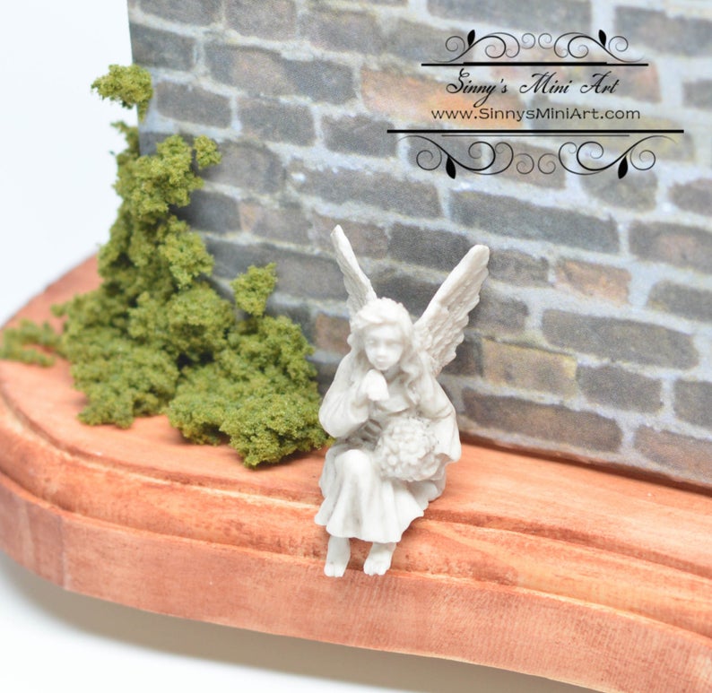 DIS 1:12 Dollhouse Miniature Sitting Angel Statue (Gray) AZ A0993GY
