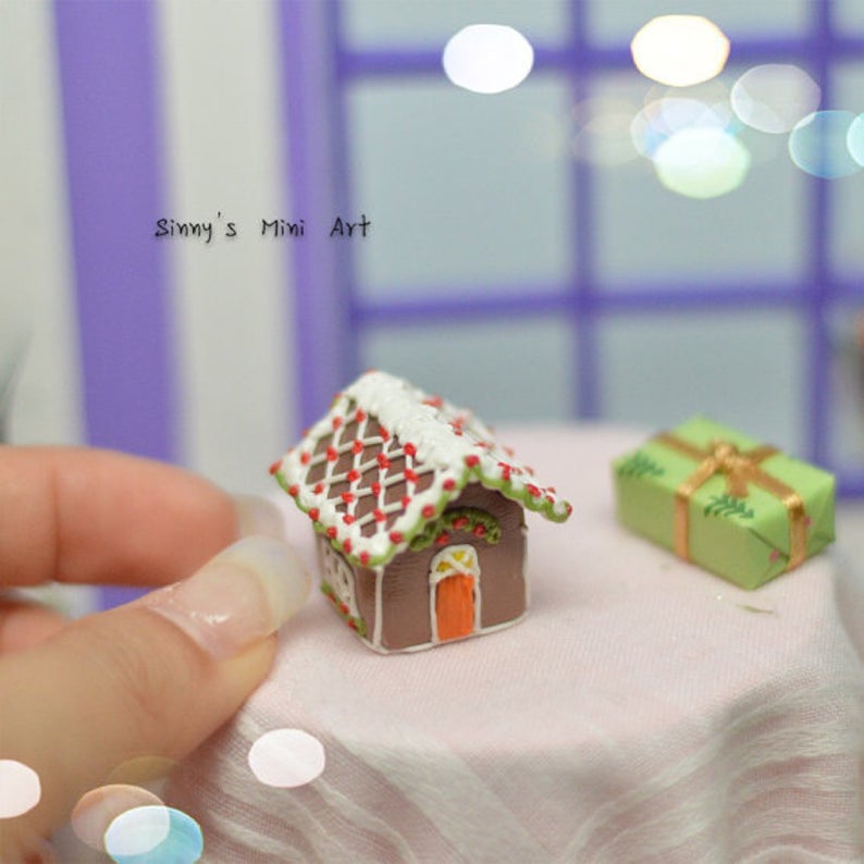 1:12 Dollhouse Miniature Gingerbread House-Diamond Iced Roof BD K2806