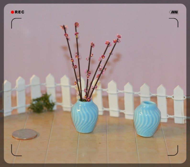BS 1:12 dollhouse miniature Ceramic Royal Yellow Swirl Parr wen Vase BD B172