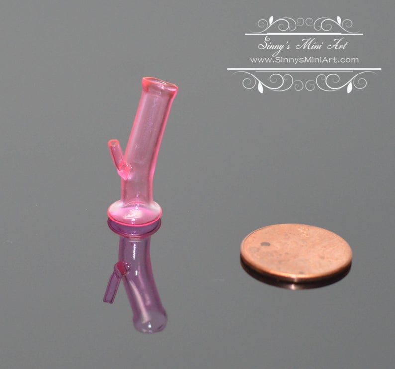 1:12 Dollhouse Miniature Rose Smoking Pipe BD HB421