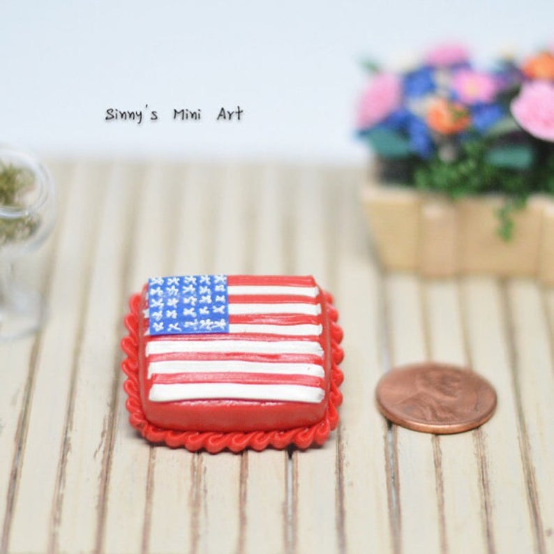 1:12 Dollhouse Miniature United States Flag Sheet Cake HMN 994