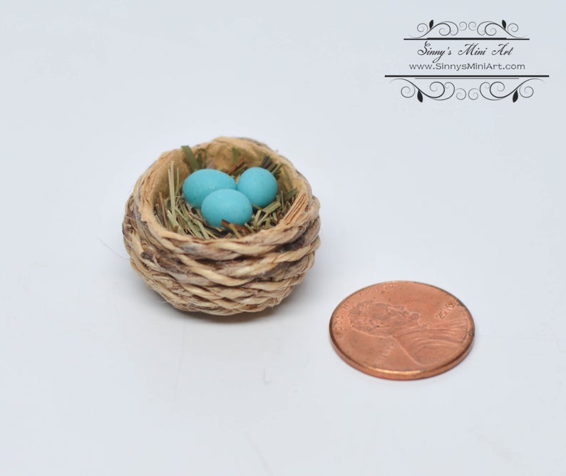 1:12 Dollhouse Miniature Blue Eggs in Basket BD H112