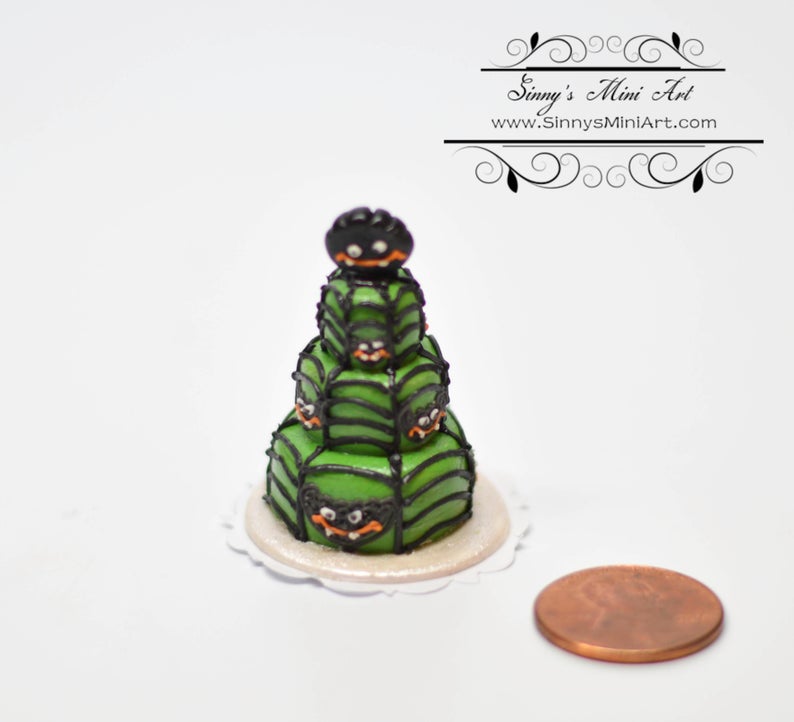 DIS 1:12 Dollhouse Miniatures Grinning Spider 3 Tier Cake BD K1213