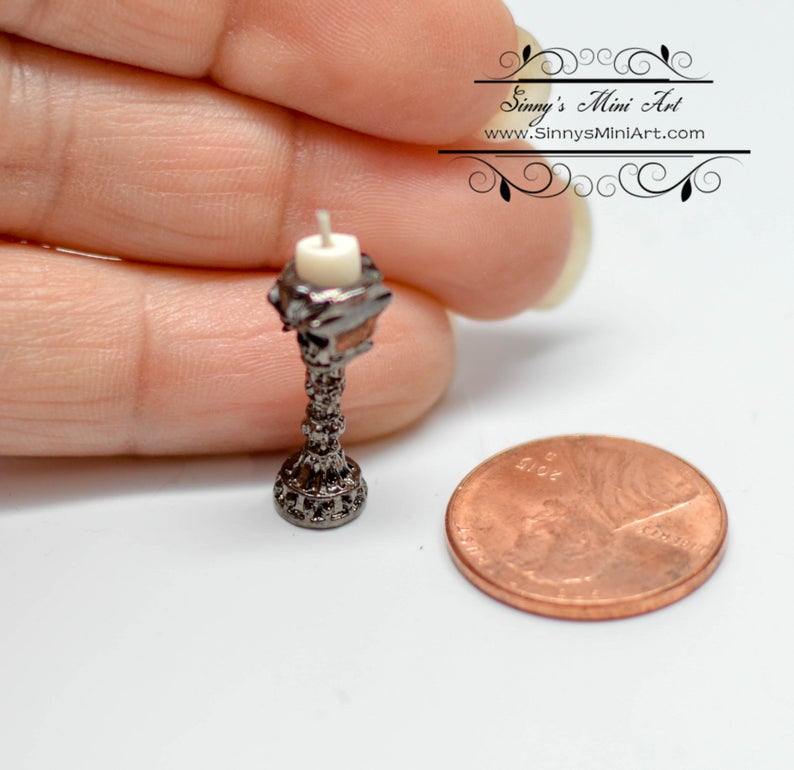 1:12 Dollhouse Miniature Skull Candlestick with Candle BD H032