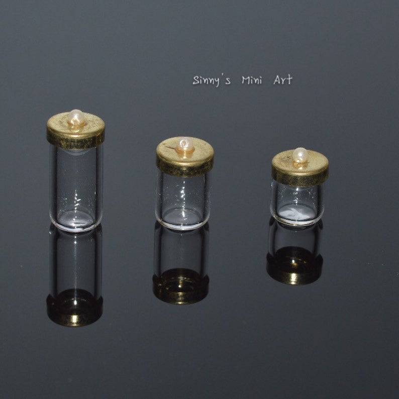 A Set of 1:12 Dollhouse Miniature Glass Jar with Lids ( three PC) BD HB078