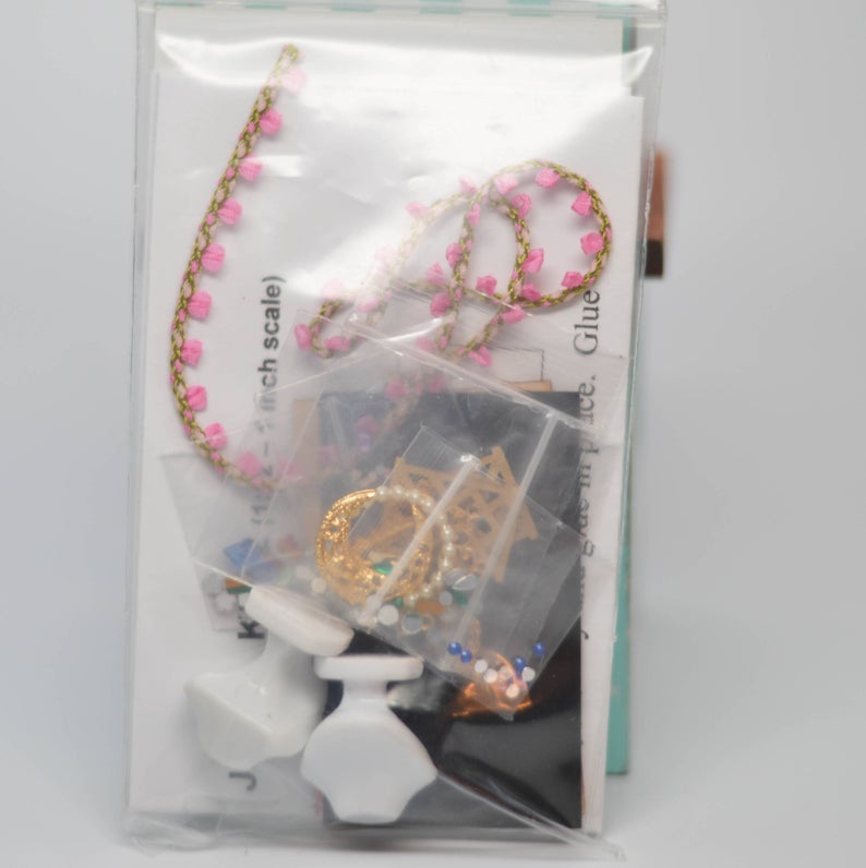 DIS 1:12 Dollhouse Miniature Large Jewelry Display Kit DI JK032