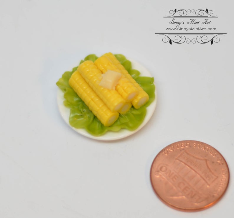 1:12 Dollhouse Miniature Plate of Corn on the Cob BD F084