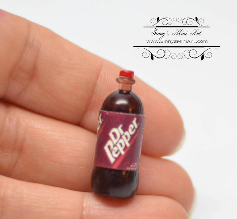 1:12 Dollhouse Miniature Soda/ Miniature Cola/ Miniature Beverage 53072