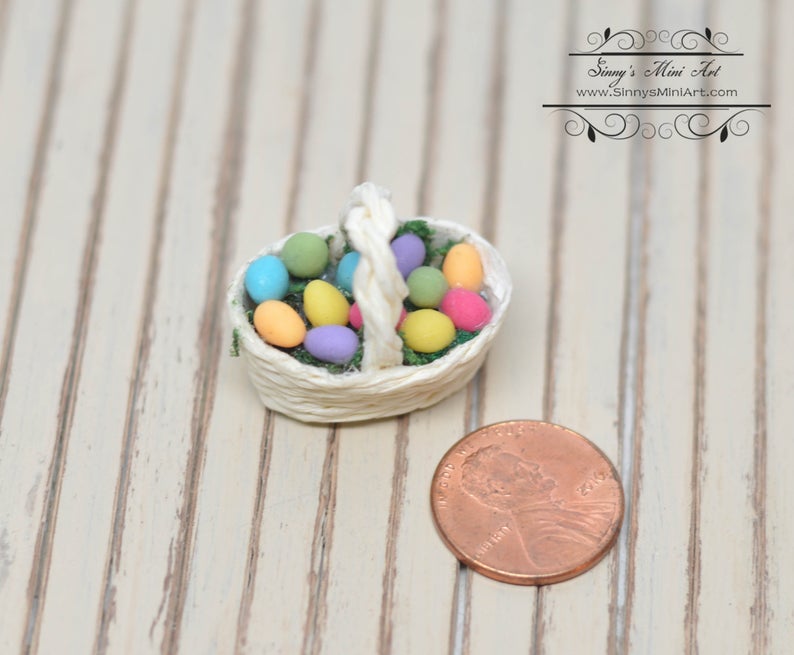 1:12 Dollhouse Miniature Easter Eggs in Basket BD H090
