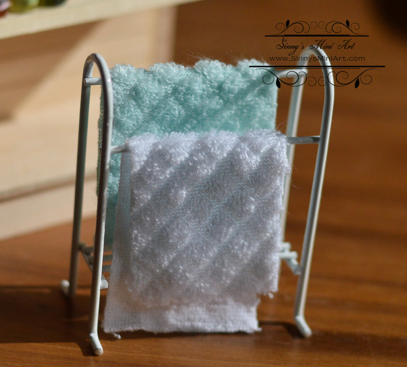 1:12 Miniature Towel Rack W/Blue Towel AZ S8032