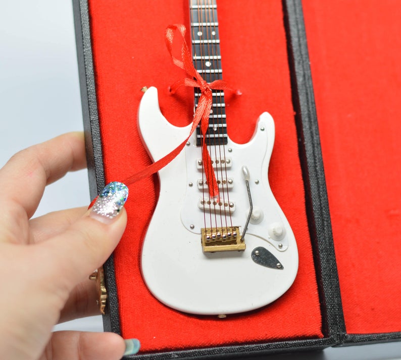 1:6 Miniature Bass Guitar for Blythe/ Doll Guitar/ Pullip/ Azone/ Licca MJC43