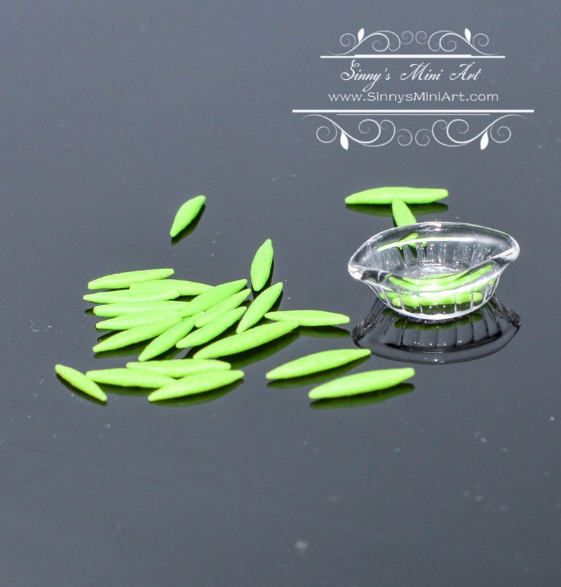 1:12 Dollhouse Miniature Sugar Snap Peas in Glass Dish BD K2617