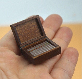 1:12 Dollhouse Miniature Boxed Cigars/Miniature Cigarette D133