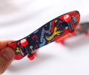1:6 Dollhouse Miniature Skateboard/Figure Skateboard H57