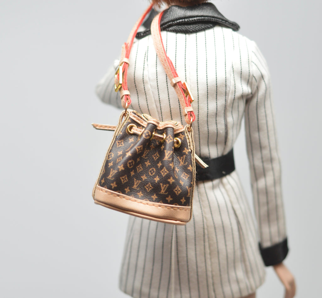 1:6 Miniature Doll Handbag/ Doll Purse Miniature luxury Bag Silver MJ C62-B