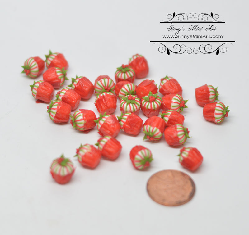 2 PC 1:12 Dollhouse Miniature Christmas Berry Cupcakes/ Miniature Cakes HMN 913