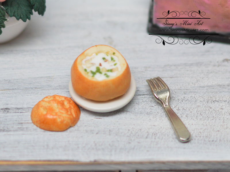 1:12 Dollhouse Miniature Clam Chowder in Bread Bowl BD F050