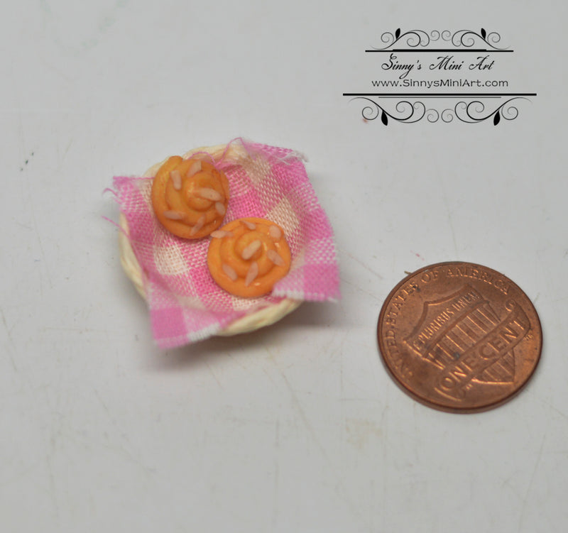 BO 1:12 Dollhouse Miniature Danish Rolls on Napkin in Basket BD K1036