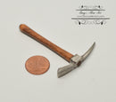 1:12 Dollhouse Miniature Mattock MWC 752