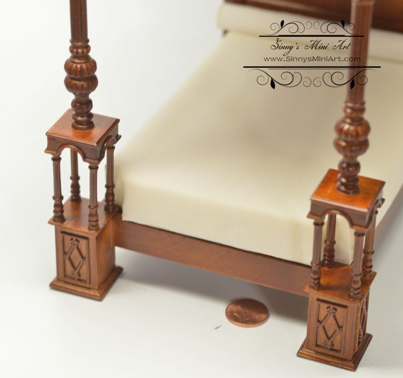 1:12 Dollhouse Miniature Tudor Bed/ Walnut AZ JJ00055WN